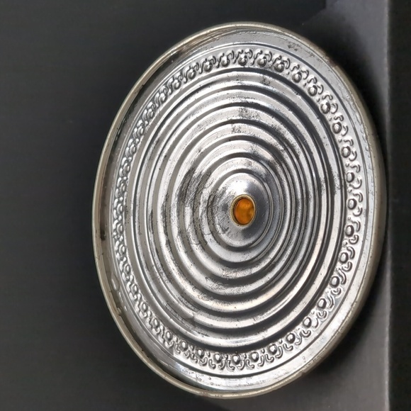 VGT,Floral Hollywood Regency Urn Shaped Red Decorative Tin with Lid. - Picture 6 of 11